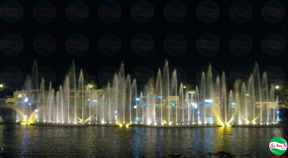 Phun nước nghệ thuật tại Giếng Nước Mỹ Tho Tiền Giang