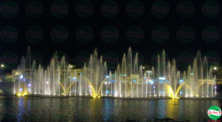 Phun nước nghệ thuật tại Giếng Nước Mỹ Tho Tiền Giang