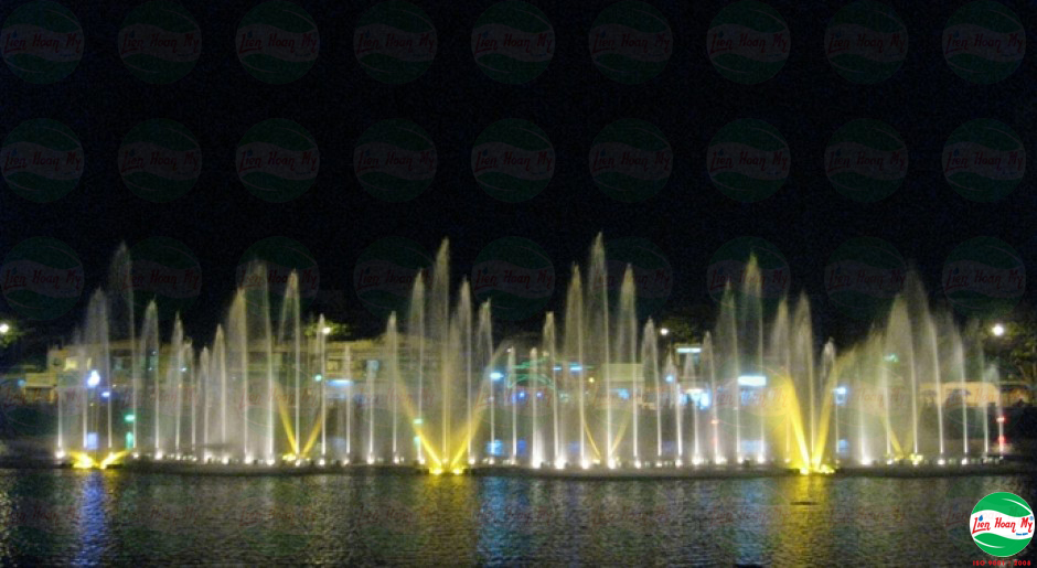 Phun nước nghệ thuật tại Giếng Nước Mỹ Tho Tiền Giang