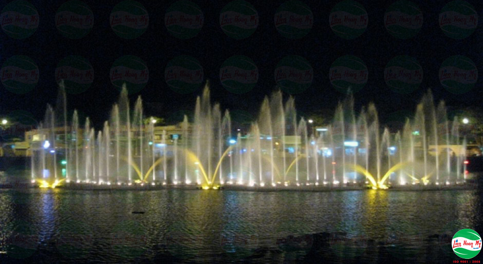 Phun nước nghệ thuật tại Giếng Nước Mỹ Tho Tiền Giang