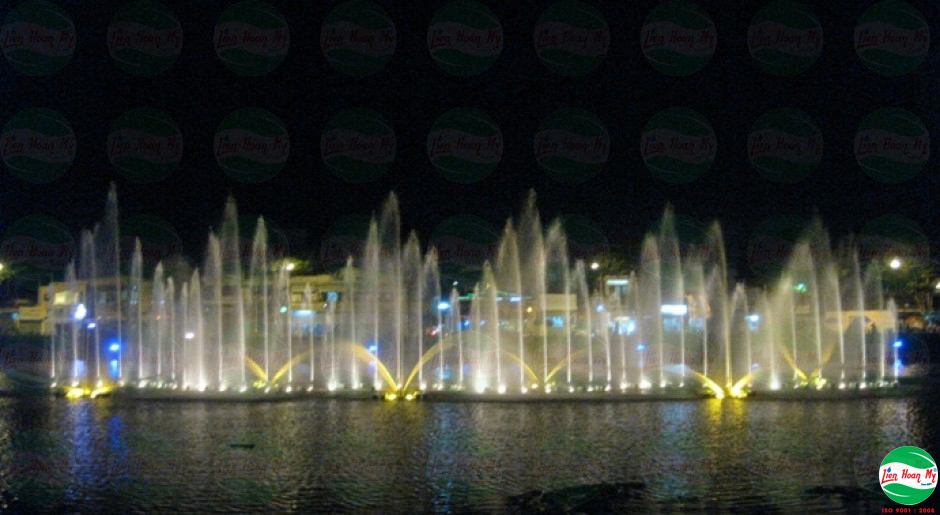 Phun nước nghệ thuật tại Giếng Nước Mỹ Tho Tiền Giang